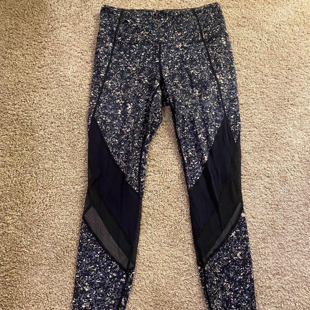 Athleta Textured Salutation 7/8 Leggings
